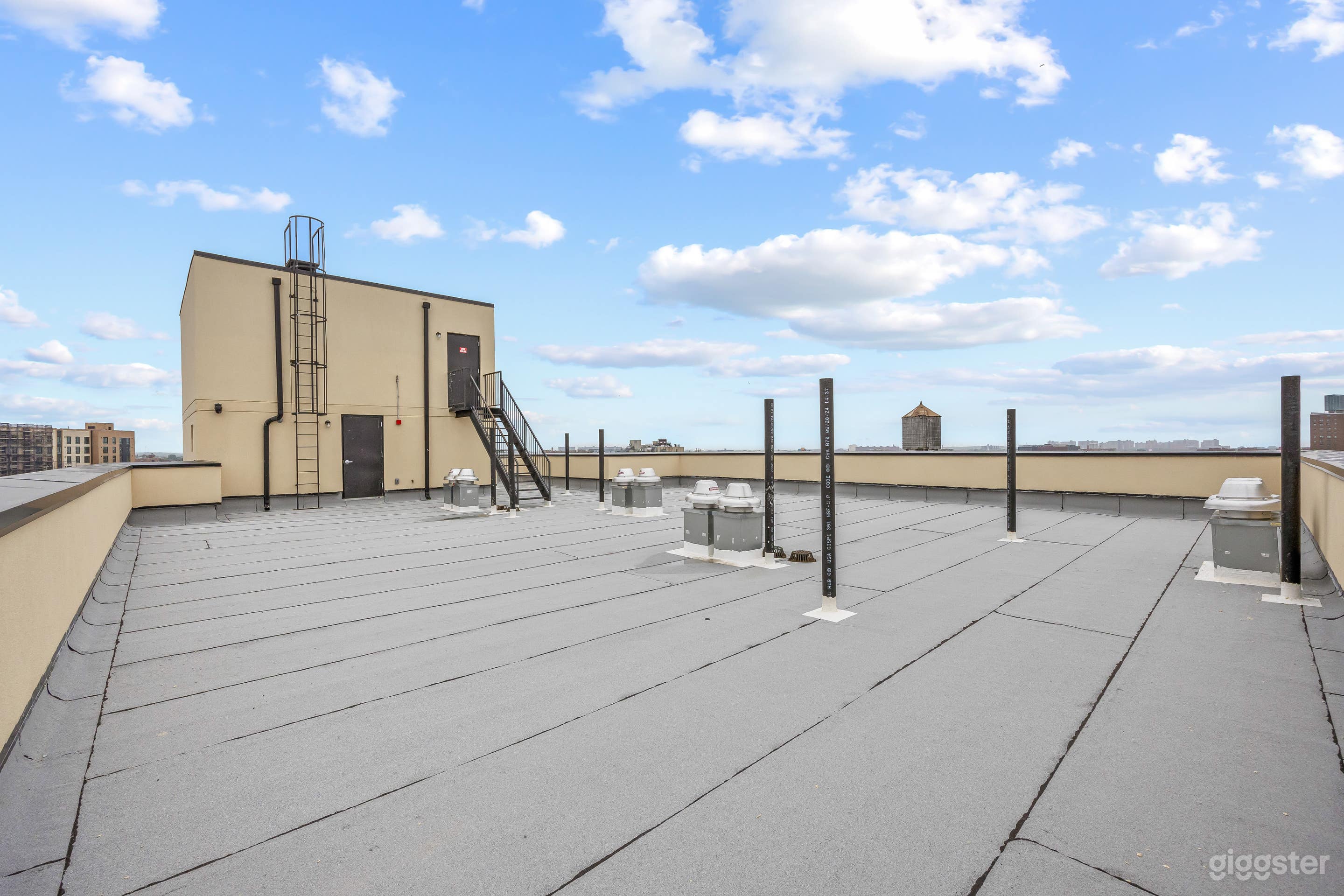 Full Building Rental – 8-Story Blank Canvas Photo 4