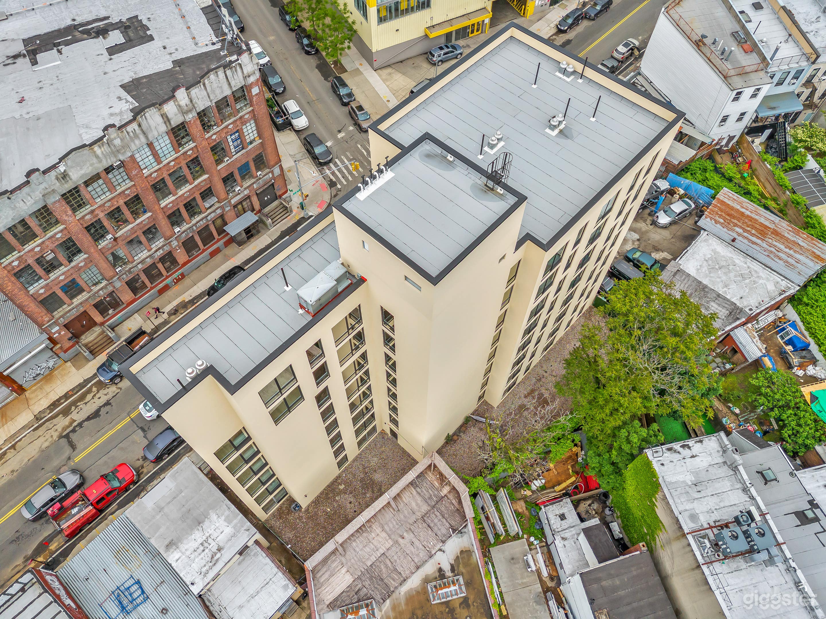 Full Building Rental – 8-Story Blank Canvas Photo 3
