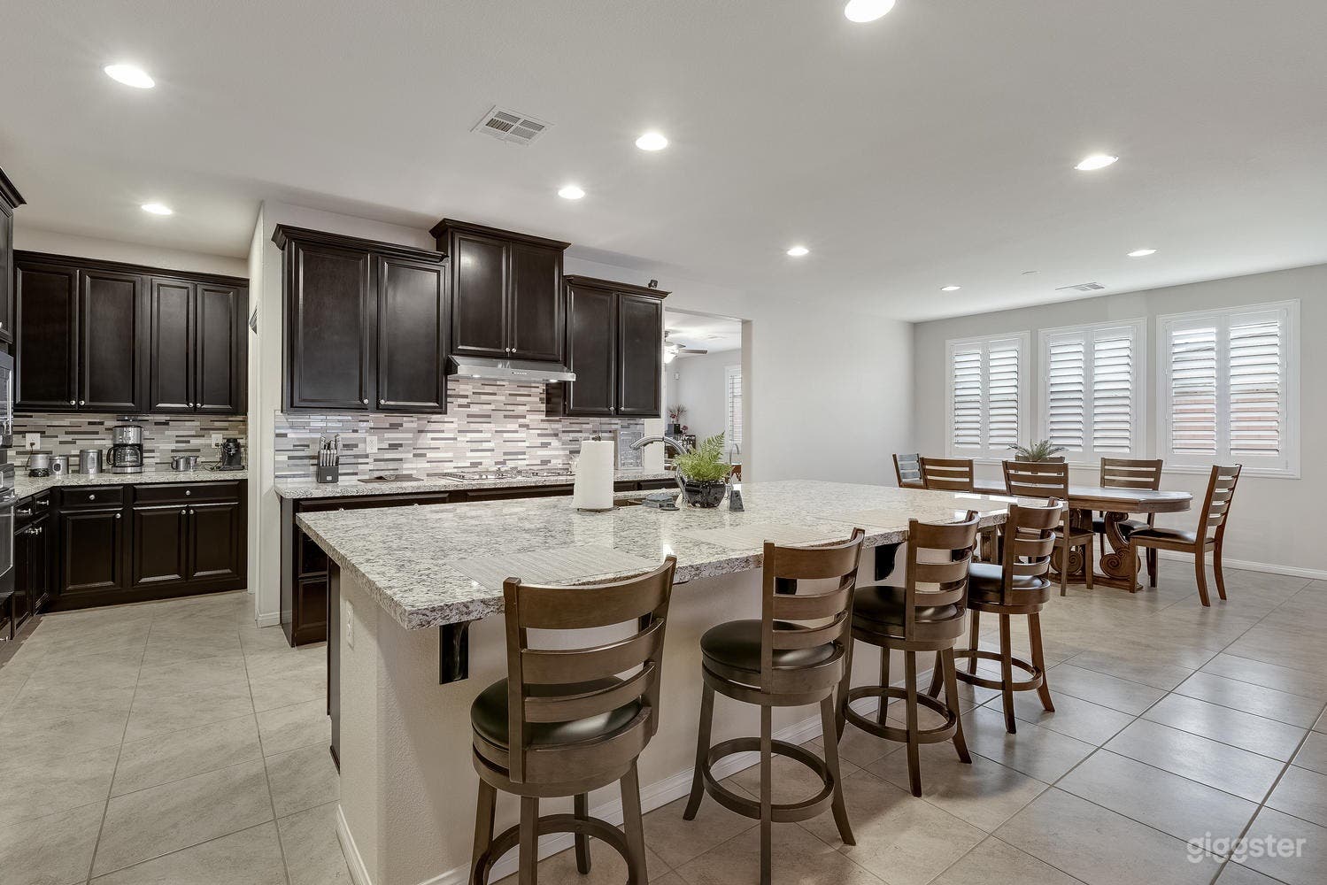 Distinctive Property for Production Photo 2