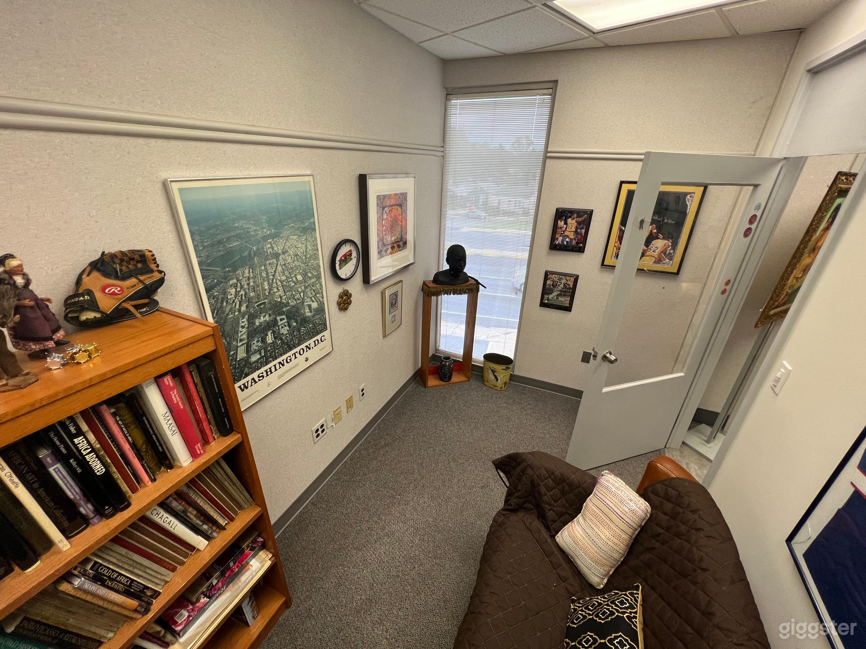 Gorgeous Breakout Rooms for Sessions Photo 3