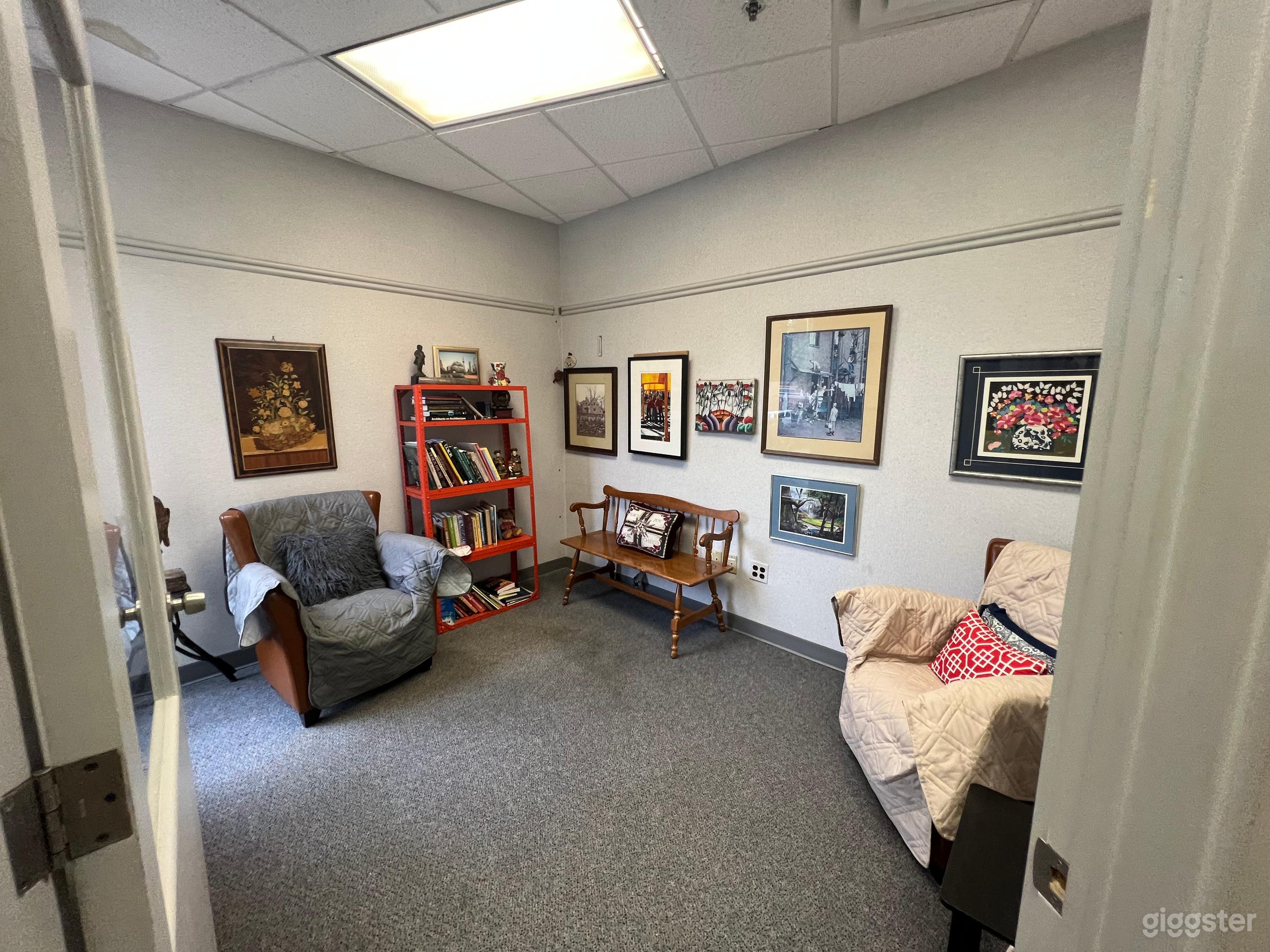 Gorgeous Breakout Rooms for Sessions Photo 1