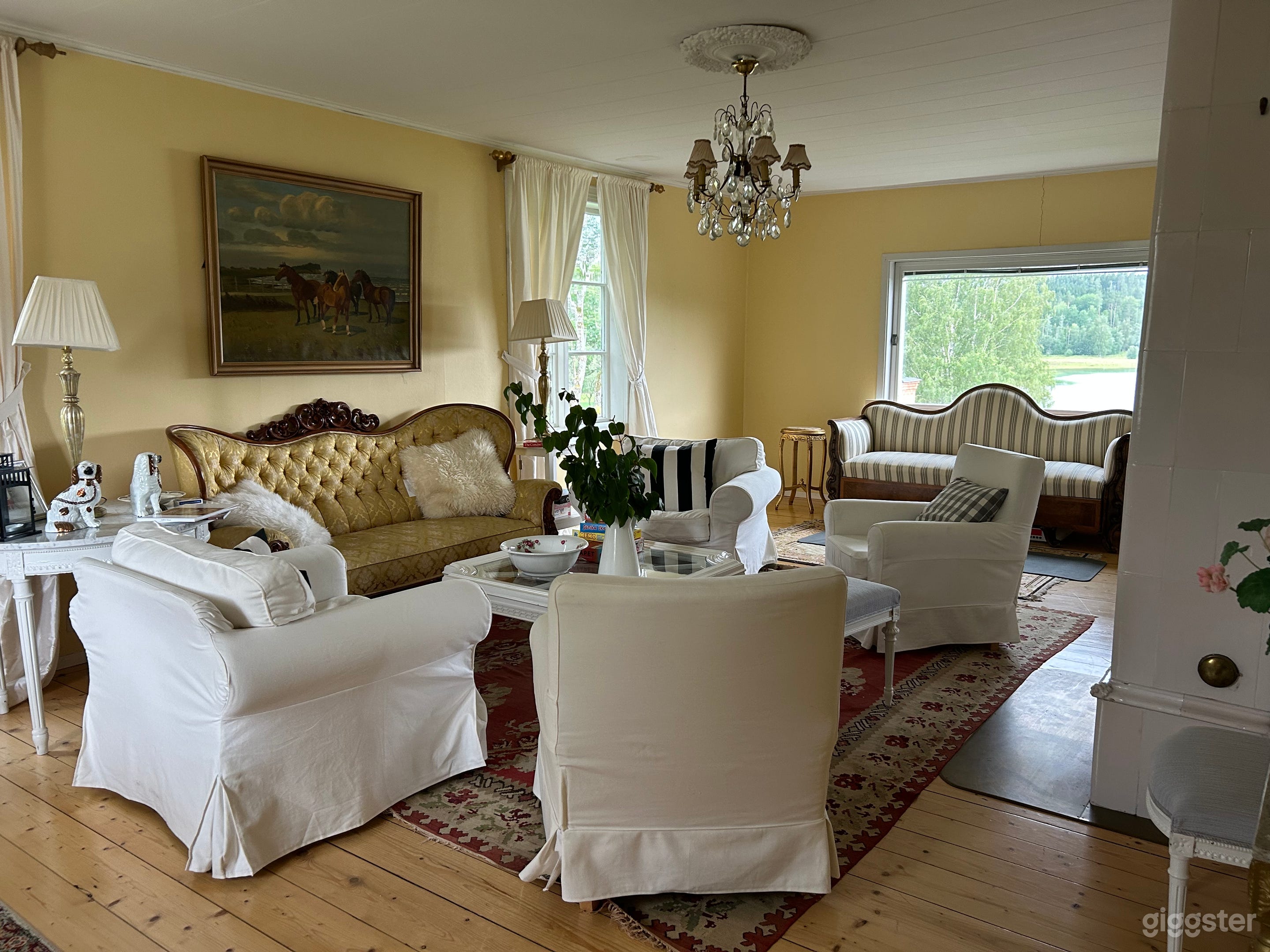 Dreamy Swedish Lake House with Breathtaking Views Photo 4