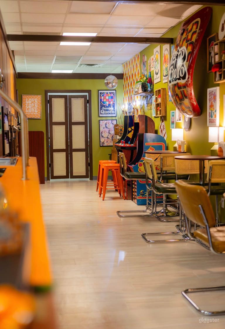  Authentic 1960s–70s Frozen Yogurt Shop Theme Space 