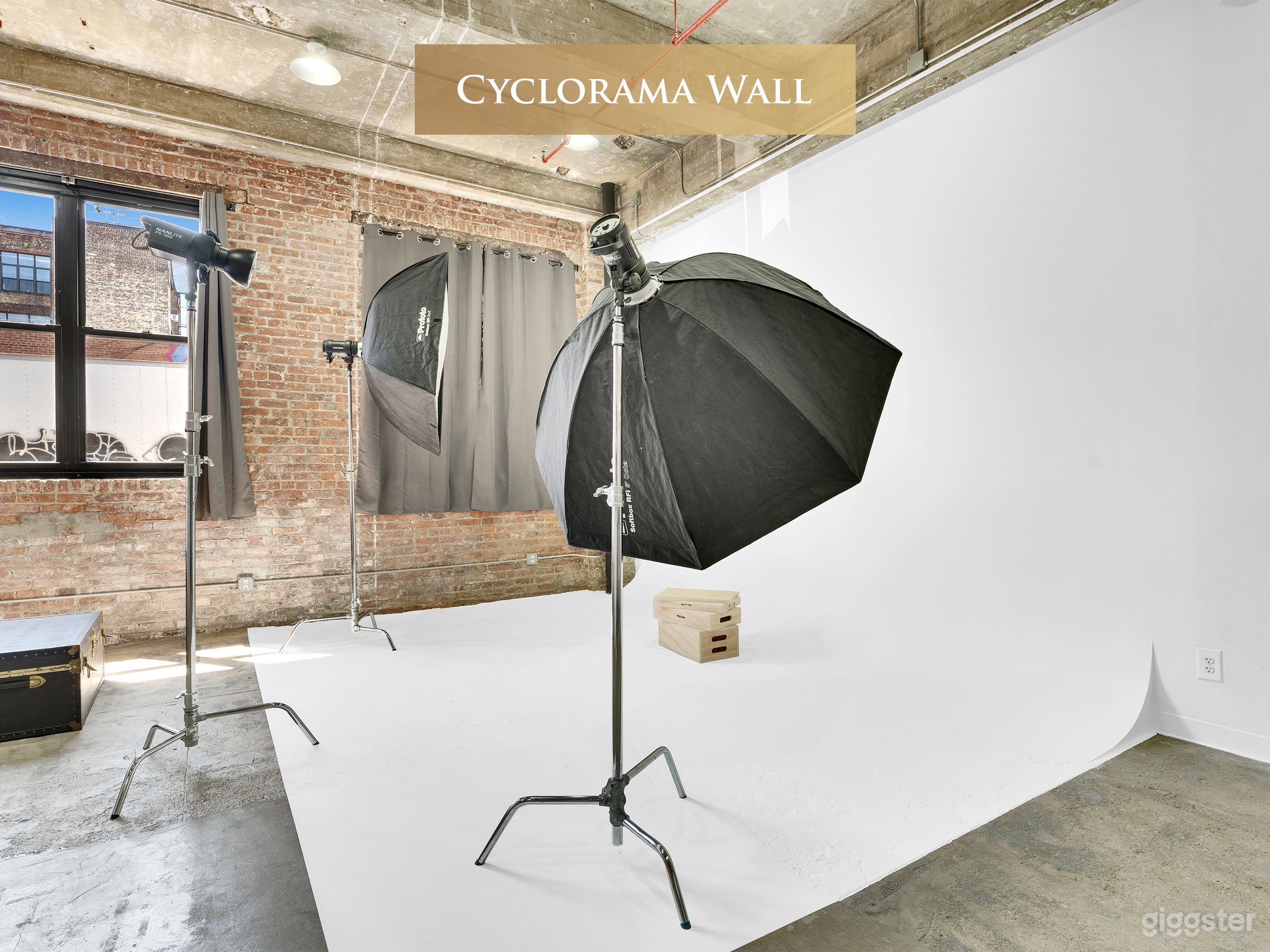 120: Affordable Natural Light Studio with Cyc Wall Photo 3