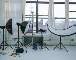  Day light photo studio With Cyc Infinity Wall 