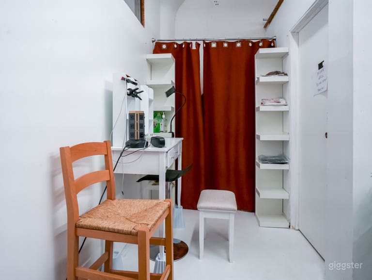  Day light photo studio With Cyc Infinity Wall 