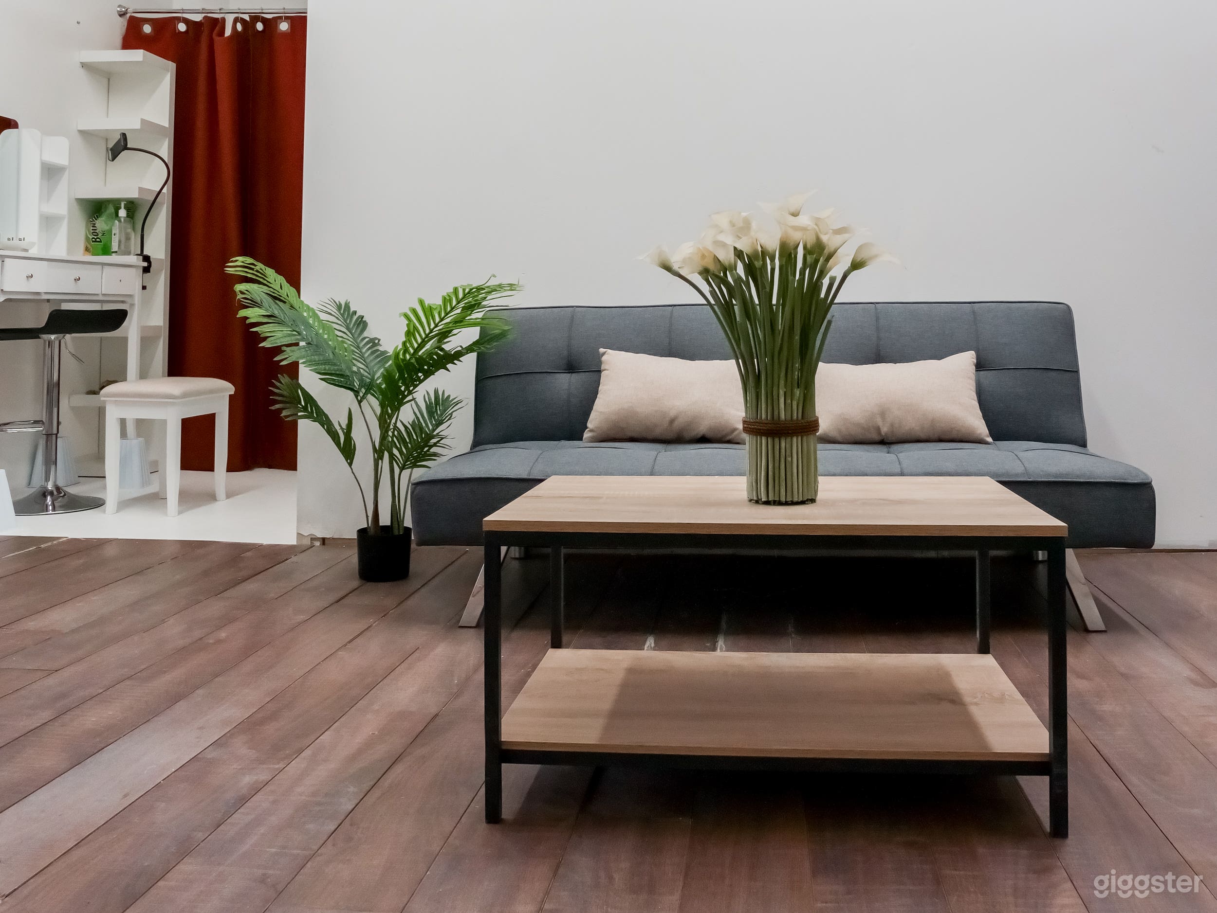 Day light photo studio With Cyc Infinity Wall Photo 4