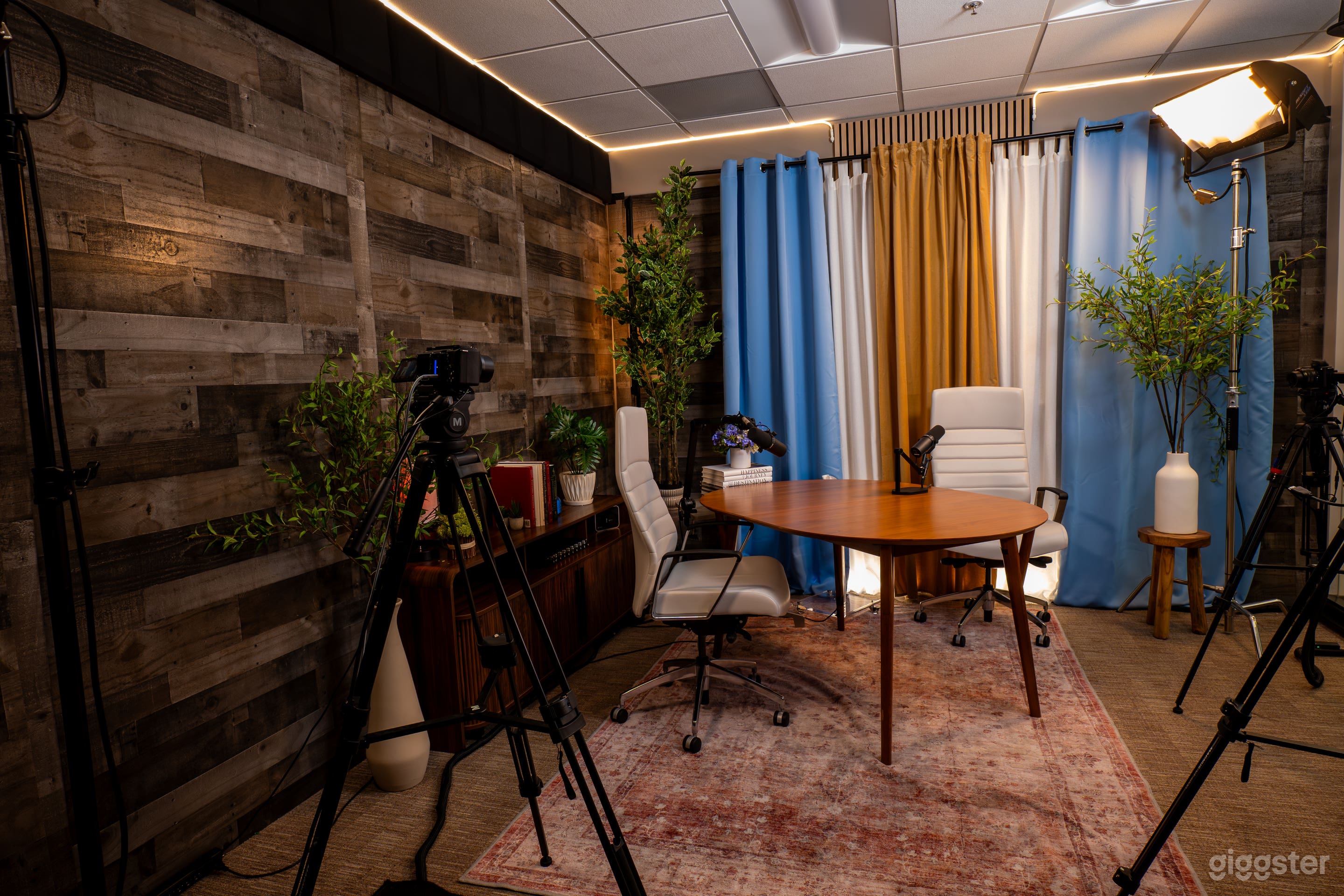 Podcast Studio in Brentwood / Santa Monica - Fully Equipped Photo 4