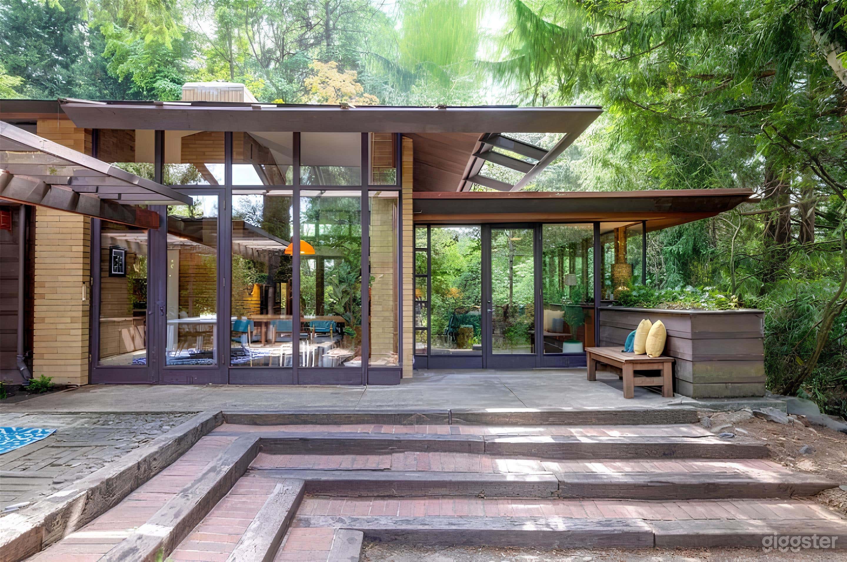 Seattle's Architectural MCM Jewel Photo 3