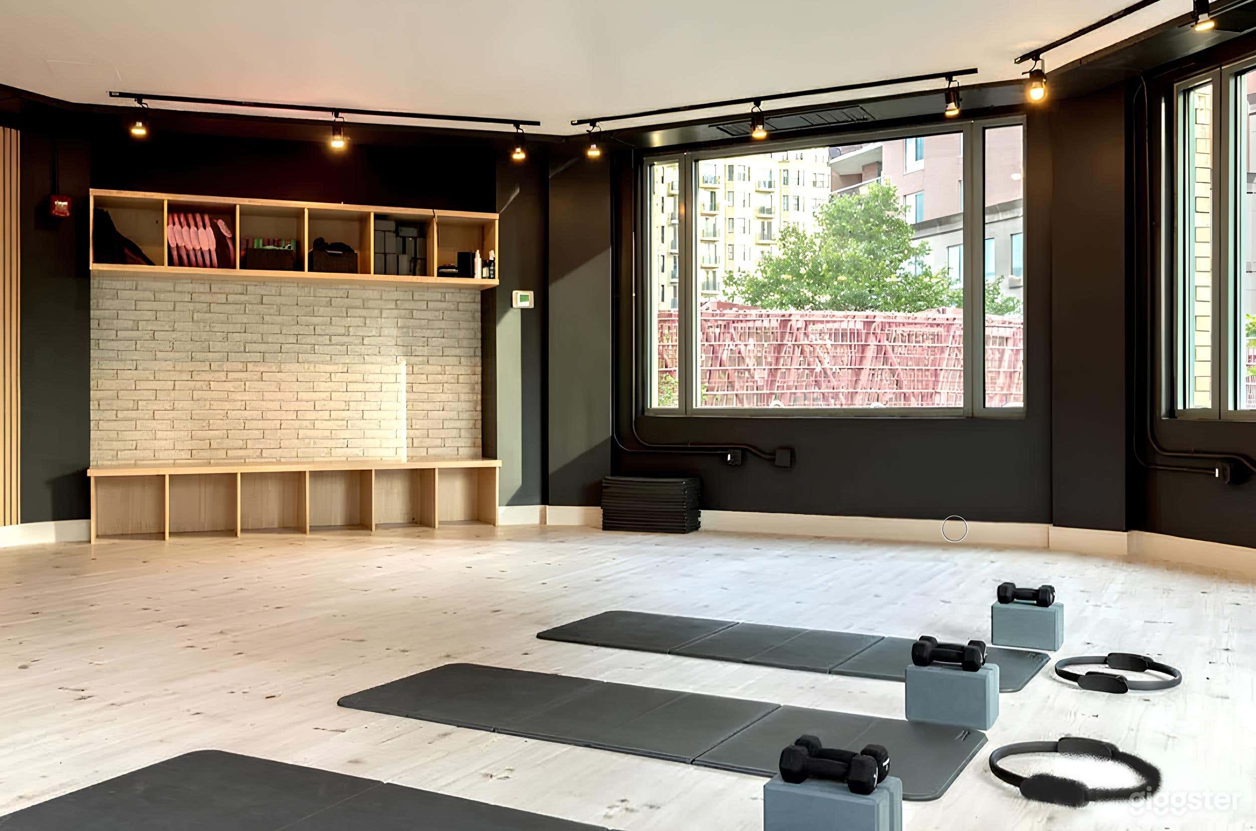 Bright Movement Studio for Wellness Classes & Creative Photo 2