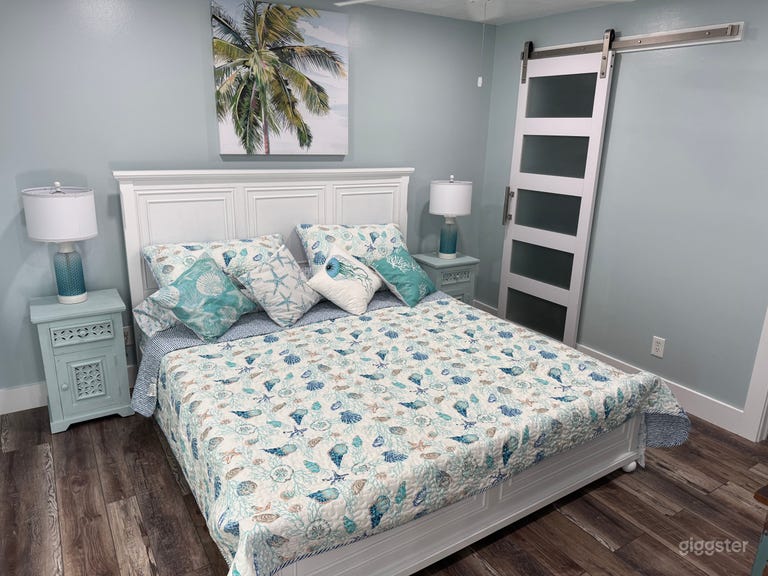  Modern 3/2 Townhouse across street from the beach 