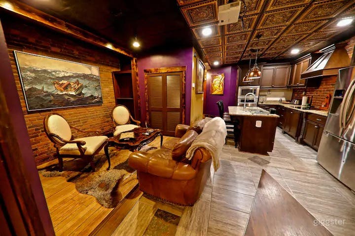 LUXURY DOWNTOWN! | STEAM ROOM | ART | | THEATRE |  Photo 1