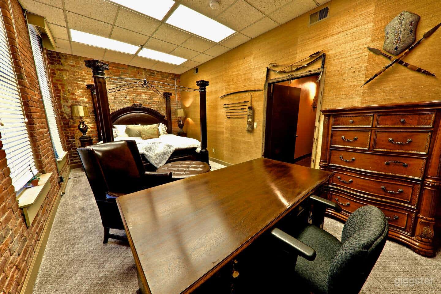 LUXURY DOWNTOWN! | STEAM ROOM | ART | | THEATRE |  Photo 4