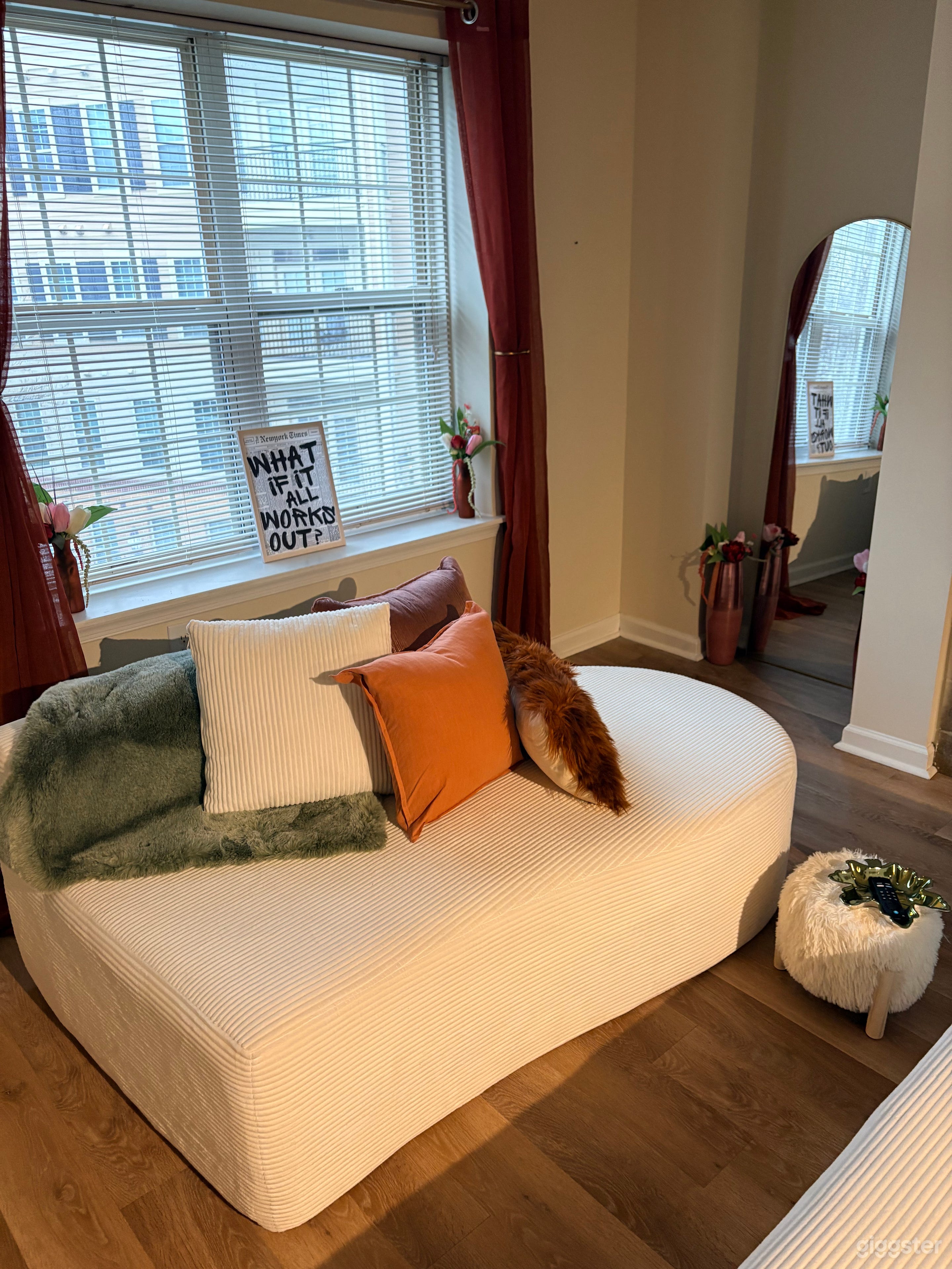 Podcast & Creative Content 1Bdrm Space for Creatives Photo 4