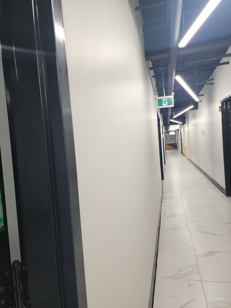  Sunlit & Modern Space for Meetings, Workshops and Photoshoot 