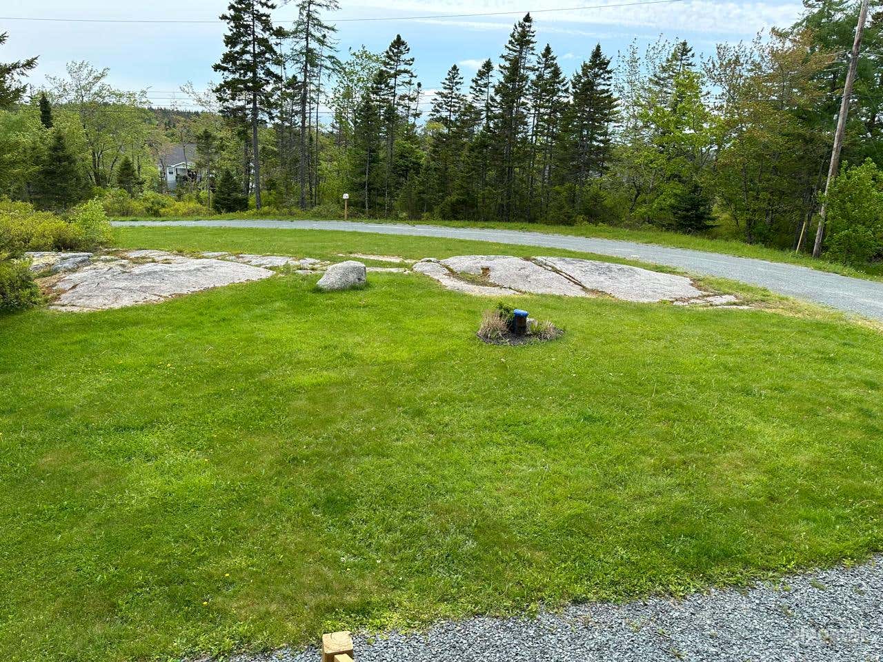 Peaceful Modern Home with Natural Backdrop Photo 3