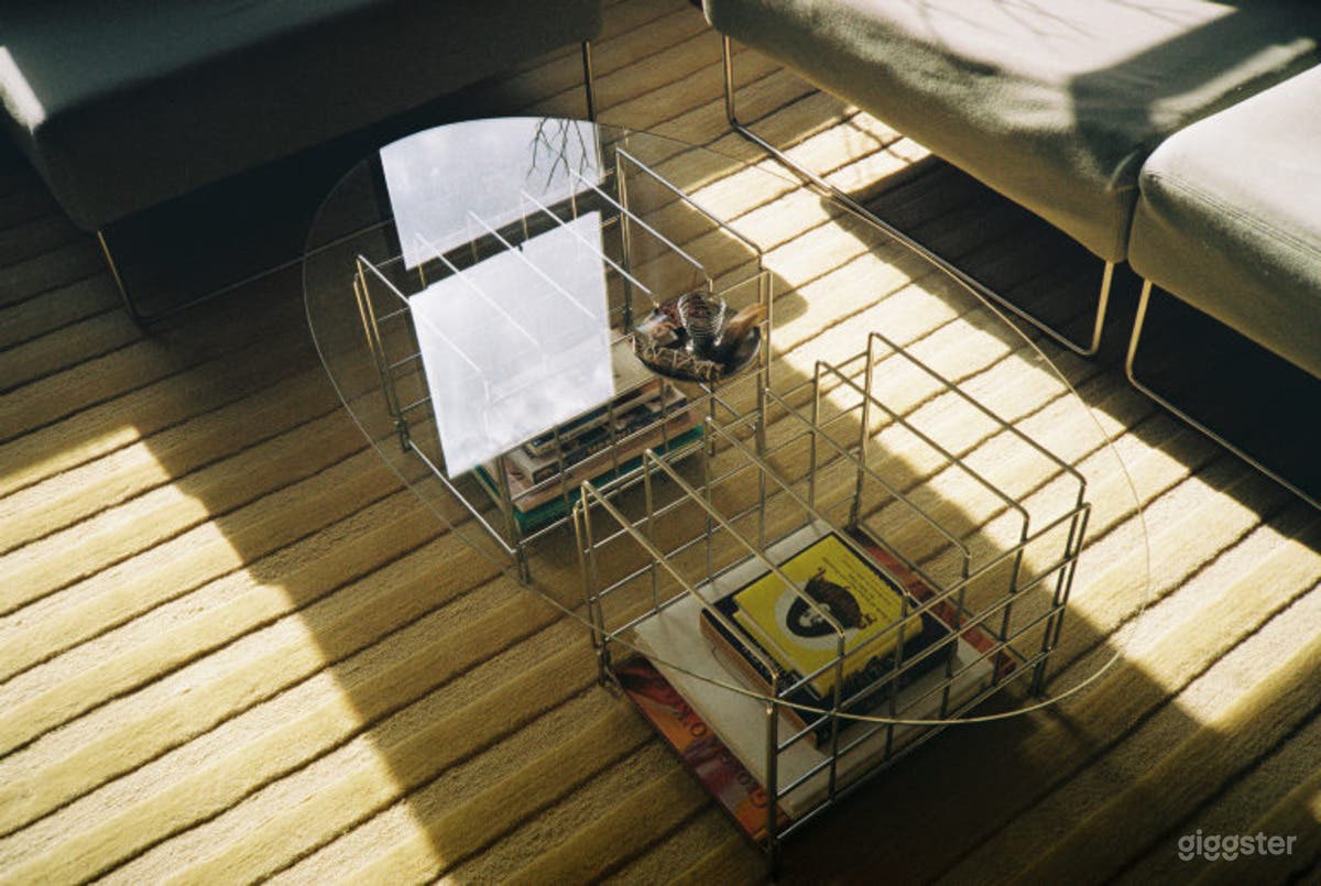 Airy Bright Pre-War Apartment Photo 2