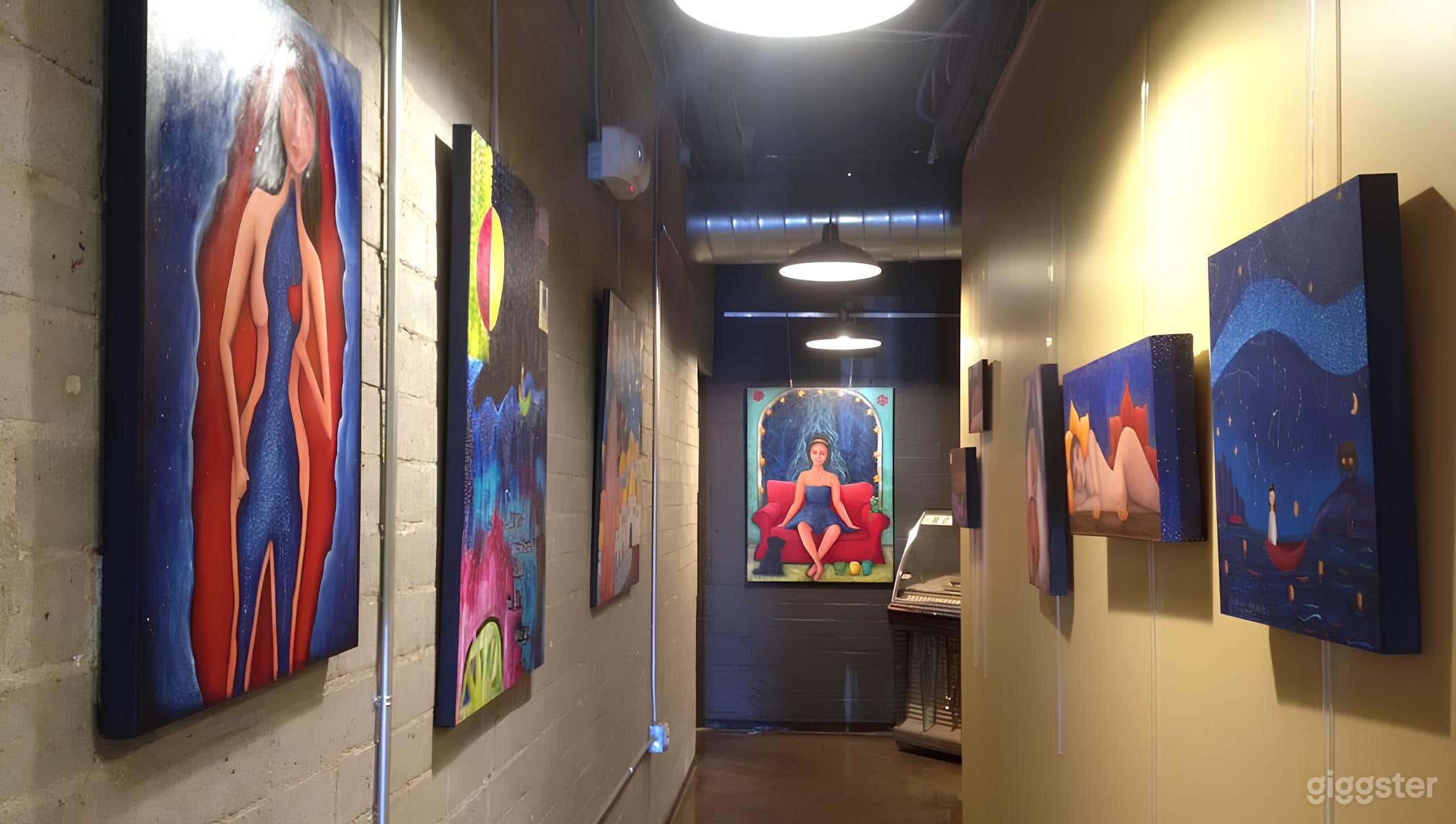 Contemporary Art Gallery Photo 4