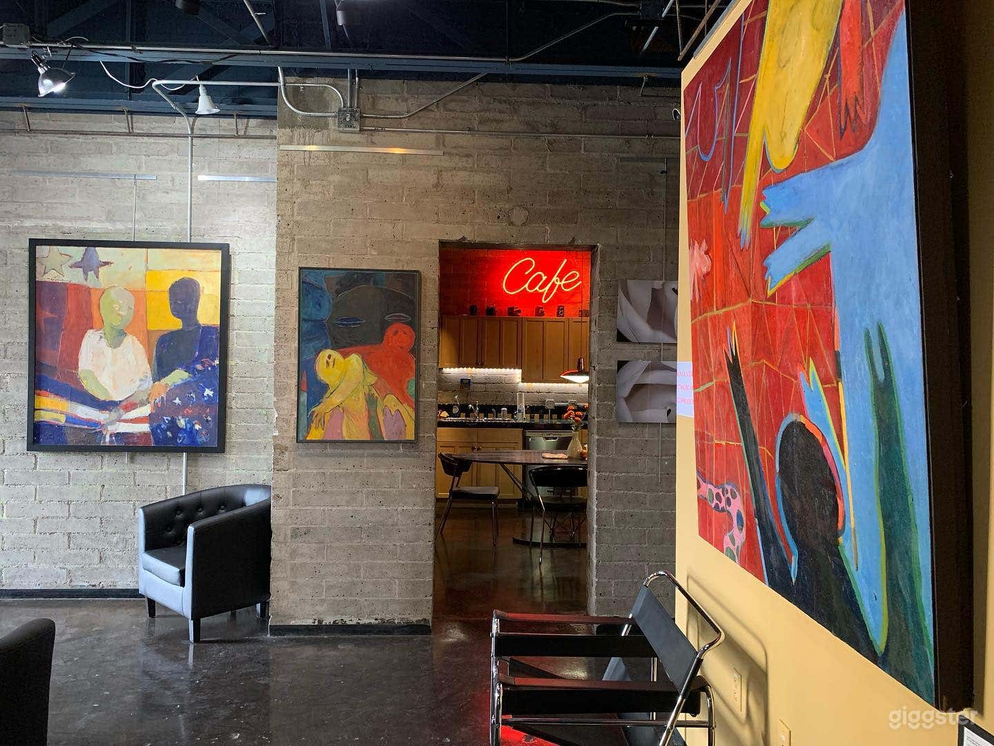 Contemporary Art Gallery Photo 3