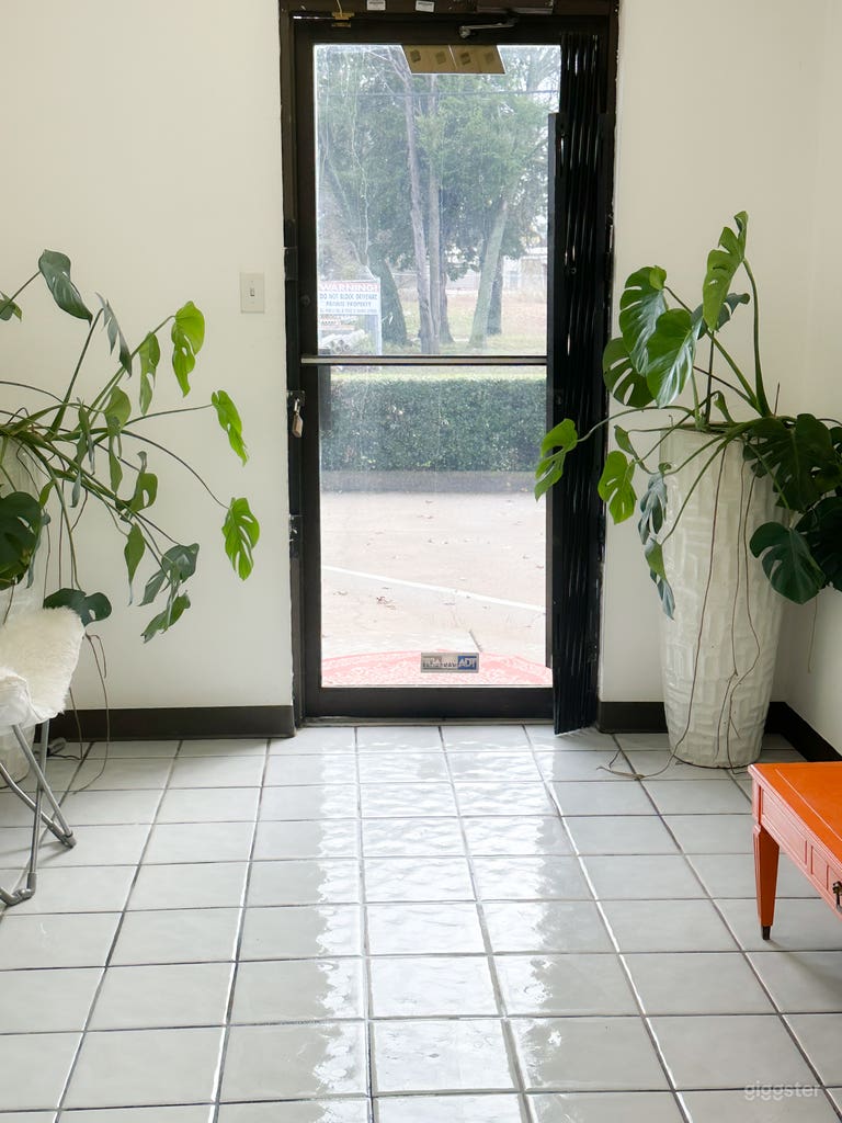  Meeting/Conference Room 