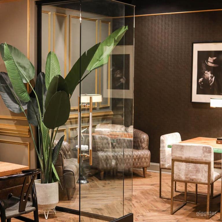  Private Office - Cigar Lounge 