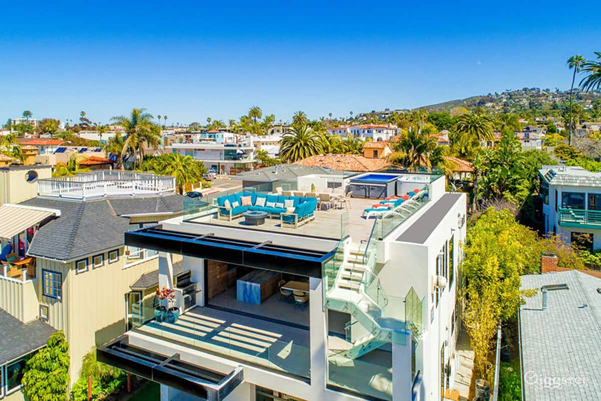 Modern Luxury Beach Home | Roof Deck Pool Photo 3