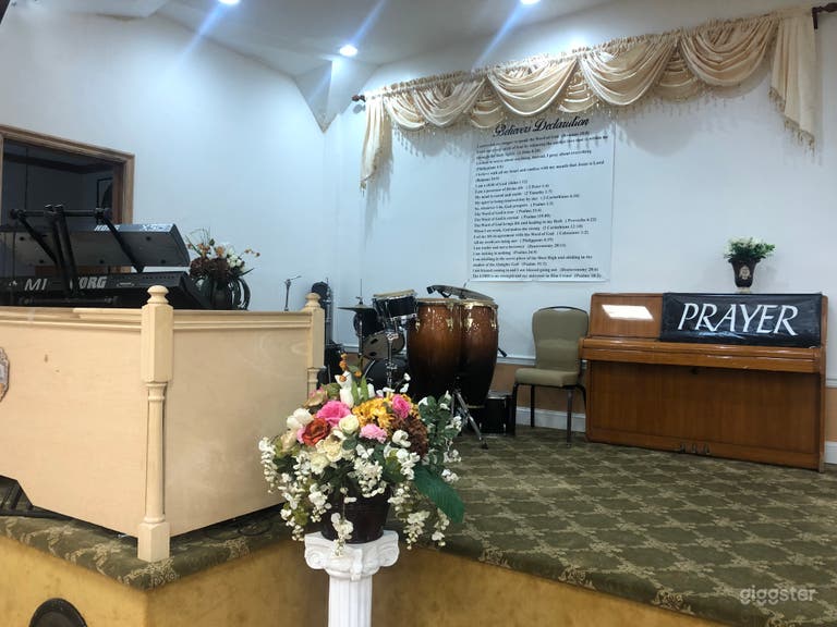  Community Church 