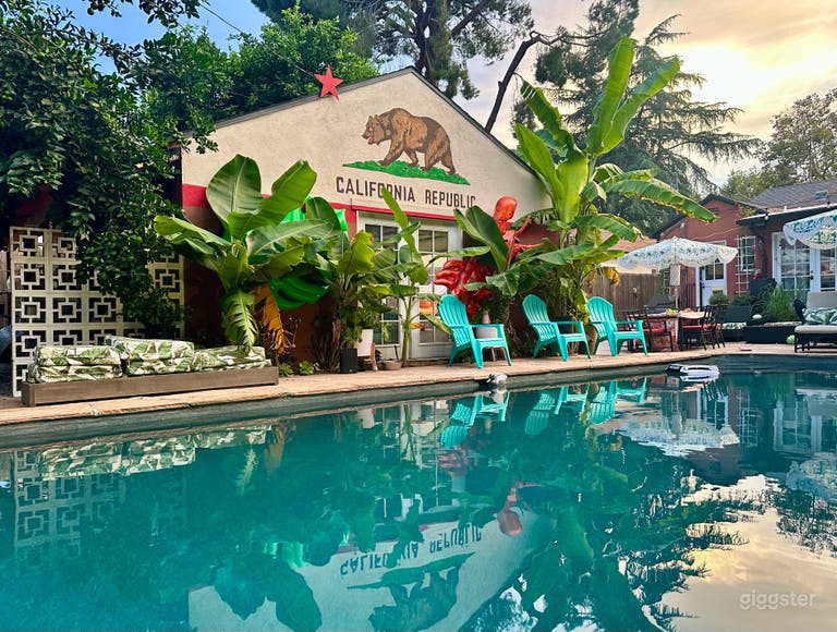  California Vibes out by the pool! 