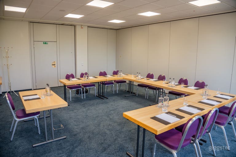  Sala de conferencias moderna de 50 m² (Sala 2) 