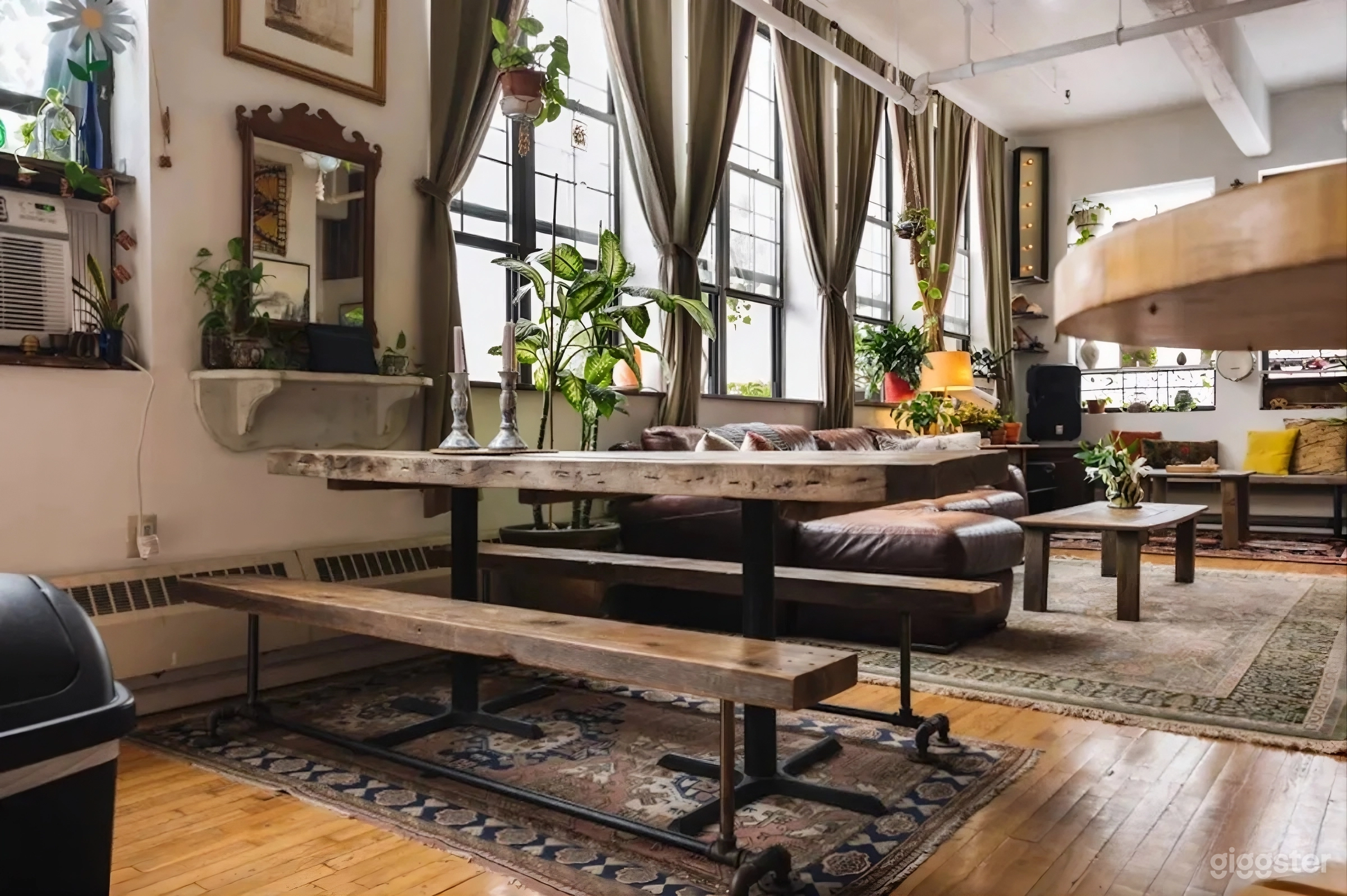 Bohemian Brooklyn Loft w/ Beautiful Natural Light Photo 4