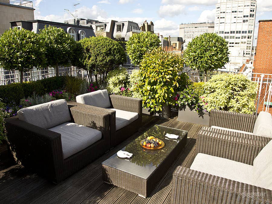 St James's Hotel and Club Photo 3