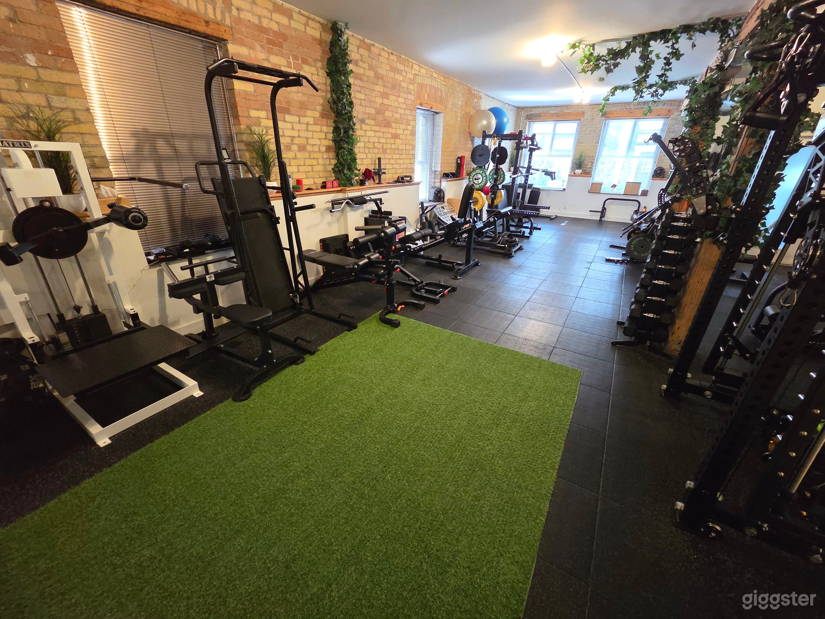 Beautiful gym, pilates and studio in Toronto  Photo 4