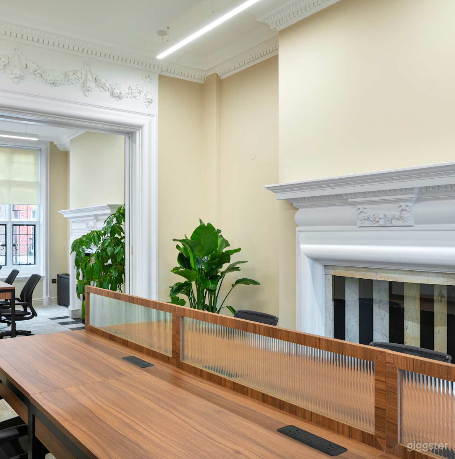 Modern Private Office  Photo 2