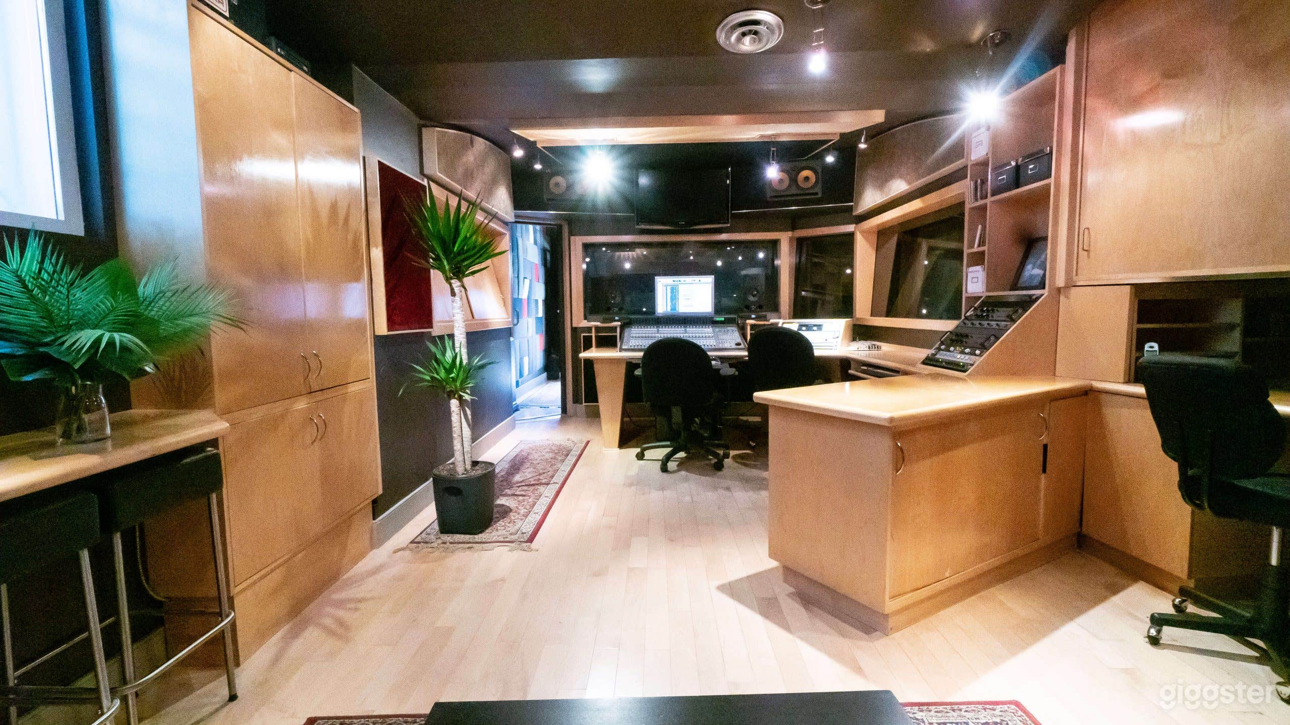 Affordable Boutique Recording Studio Photo 3