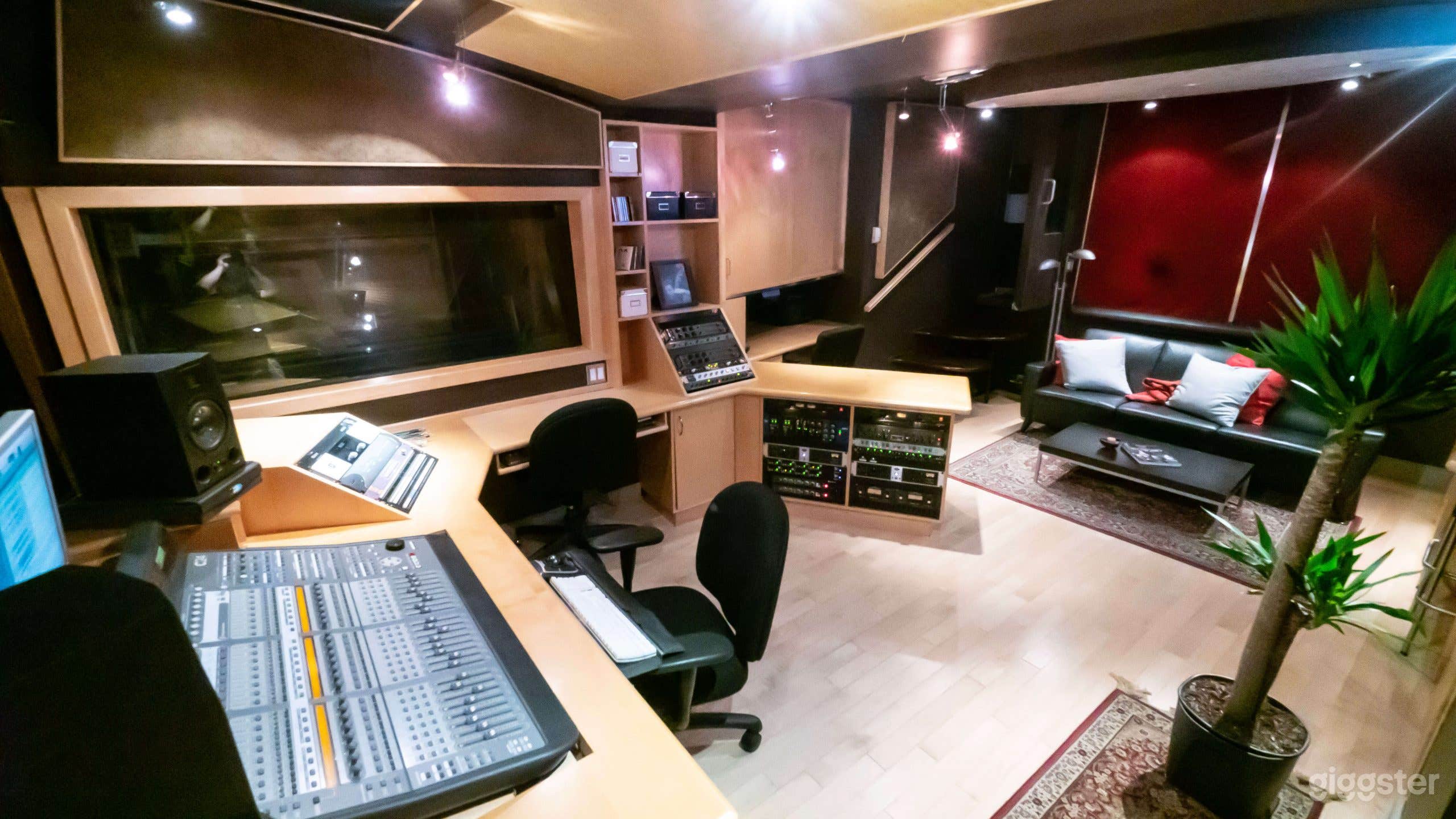 Affordable Boutique Recording Studio Photo 1