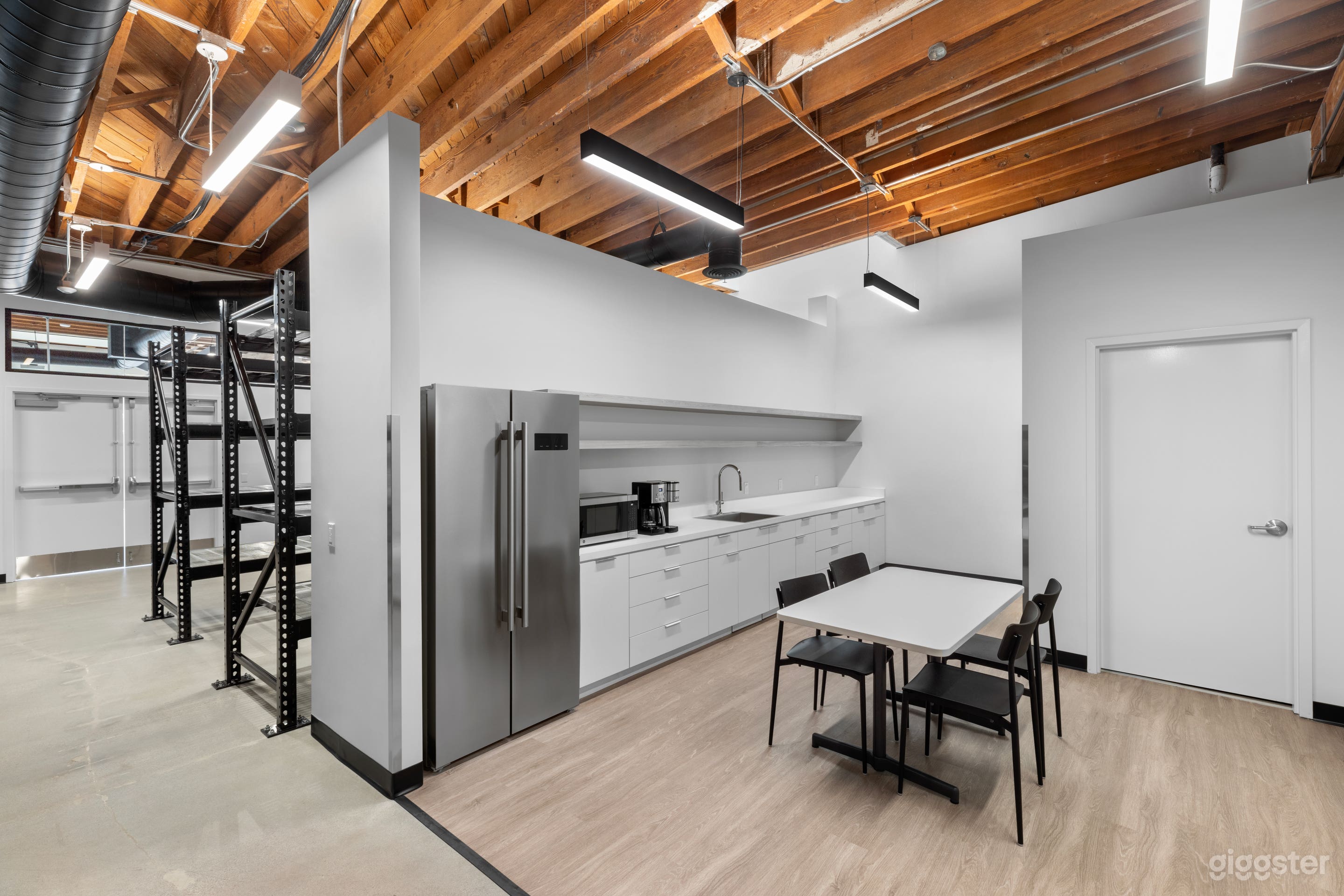 Spacious Storefront on Melrose Ave w/ Glass Front Photo 3