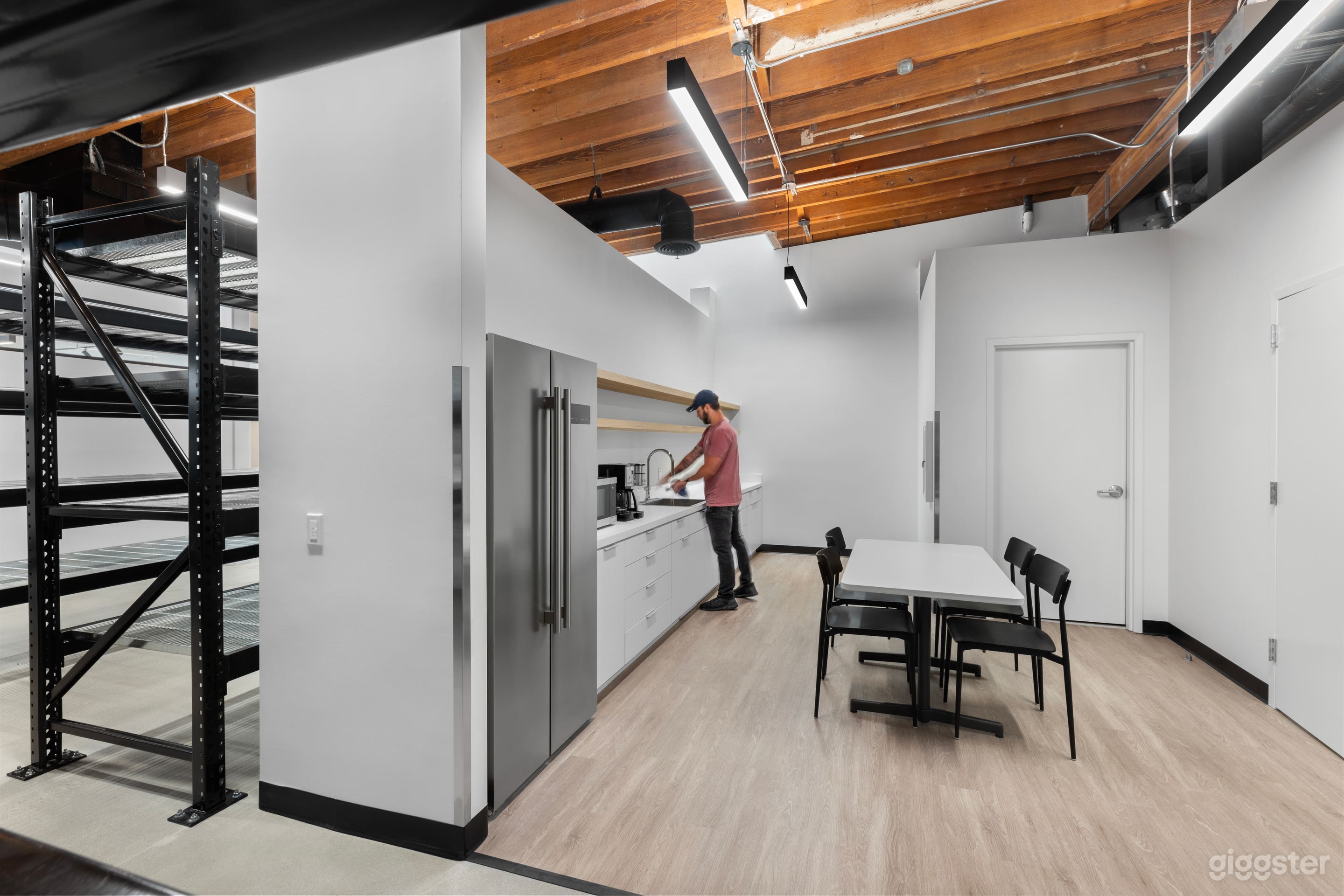 Spacious Storefront on Melrose Ave w/ Glass Front Photo 4