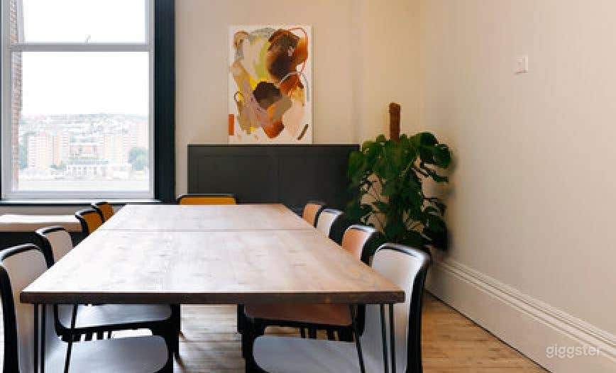 The Chalk Room with Natural Light and Views Photo 3