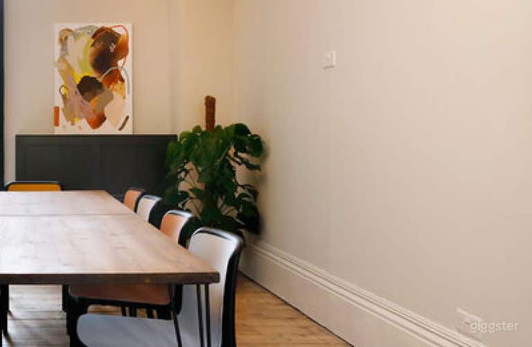  The Chalk Room with Natural Light and Views 