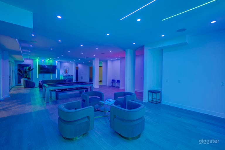  Modern Home On The River 