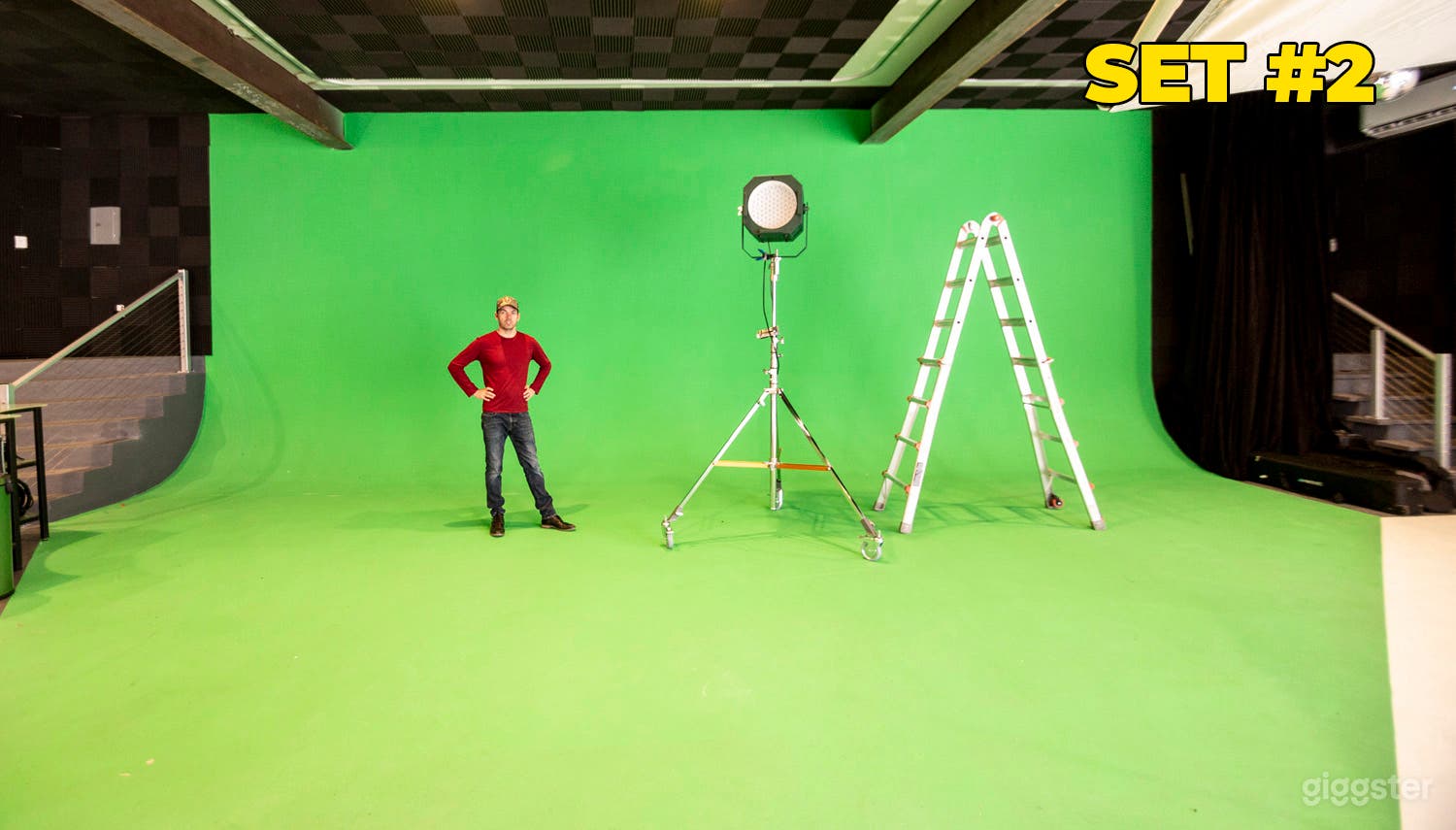 Video Studio With 8 Pre-Lit Sets Photo 3