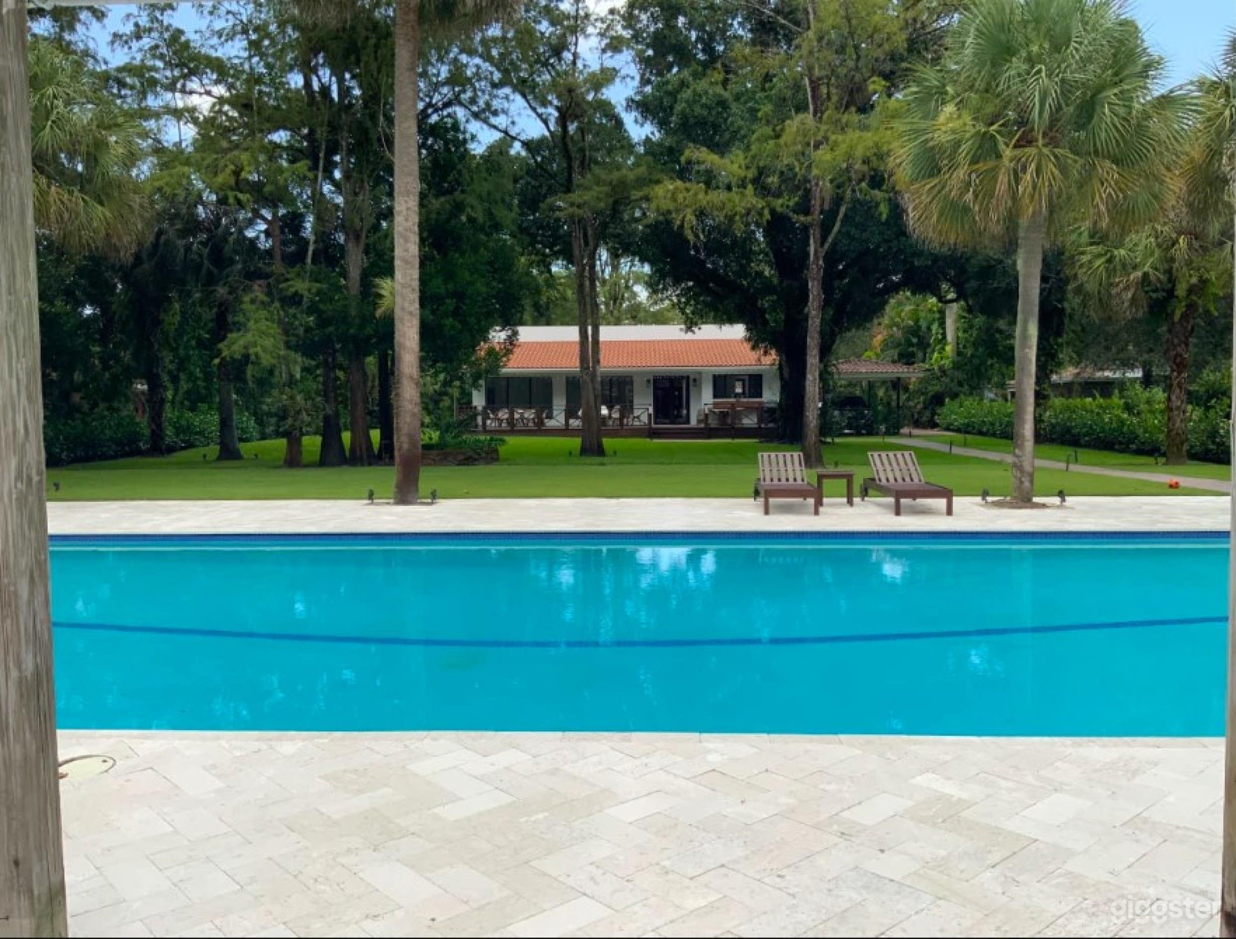 Majestic Garden And Pool For Film And Production Photo 2