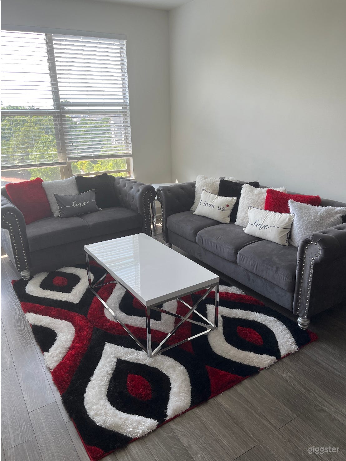 Loving and Romantic 2-bedroom House Photo 4