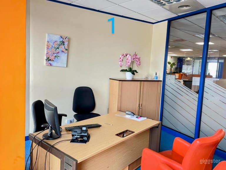  Smart Office Spaces by the Hour for Shooting 