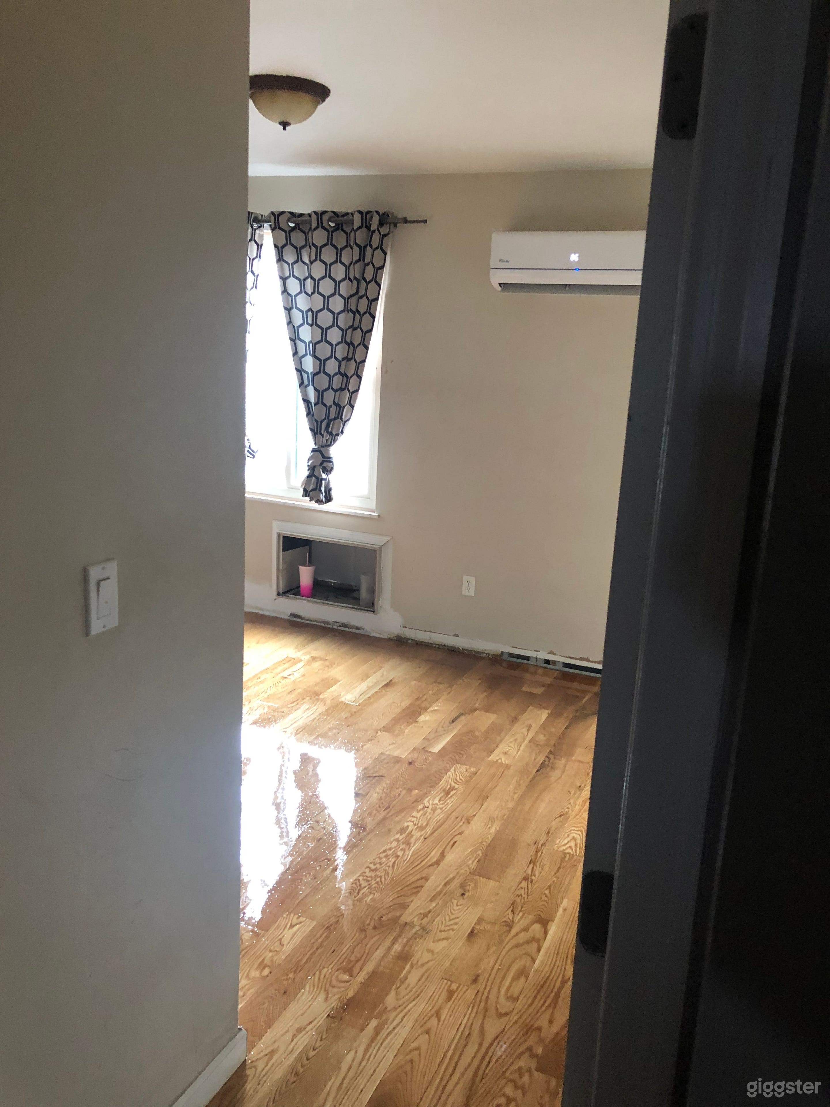 1200 Sq Ft House in Bronx  Photo 1