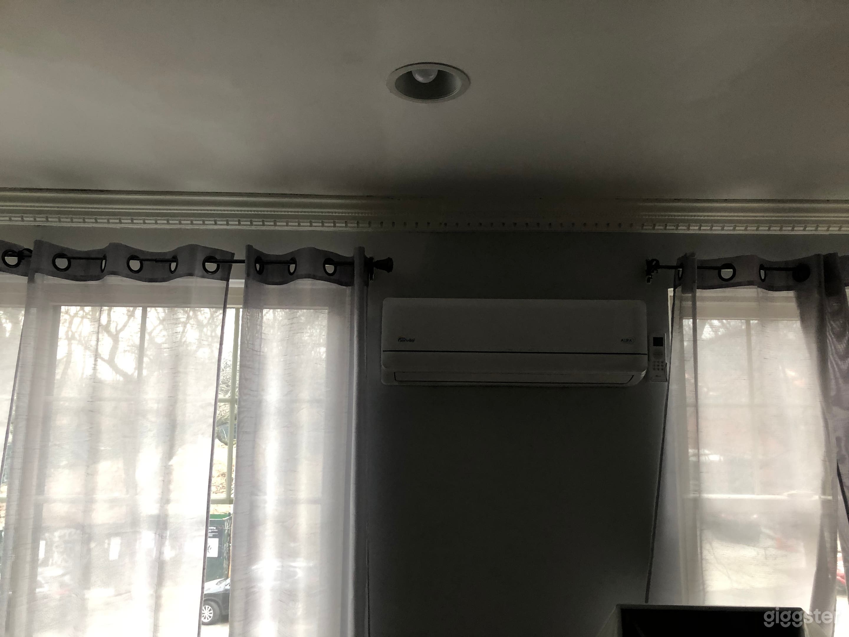 1200 Sq Ft House in Bronx  Photo 3