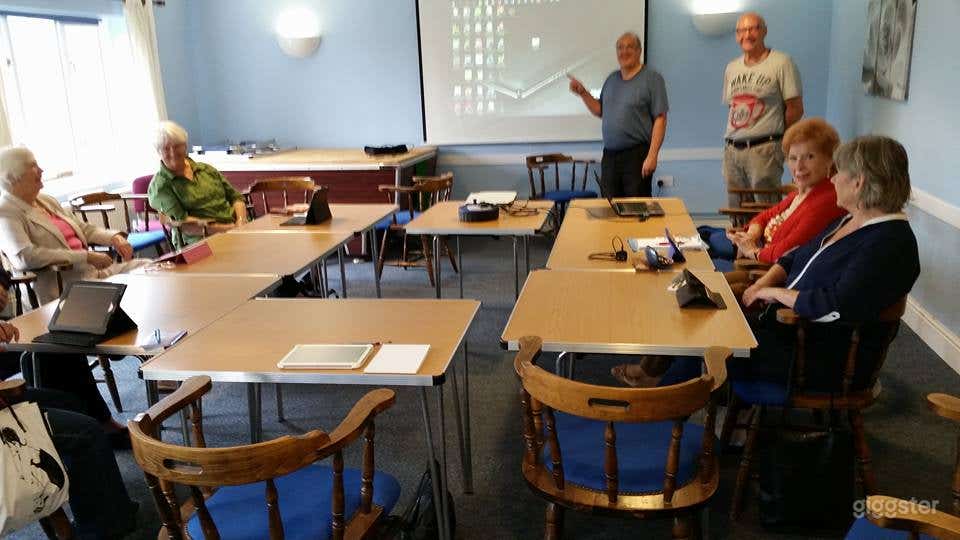 Intimate Small Hall for Meetings Photo 1