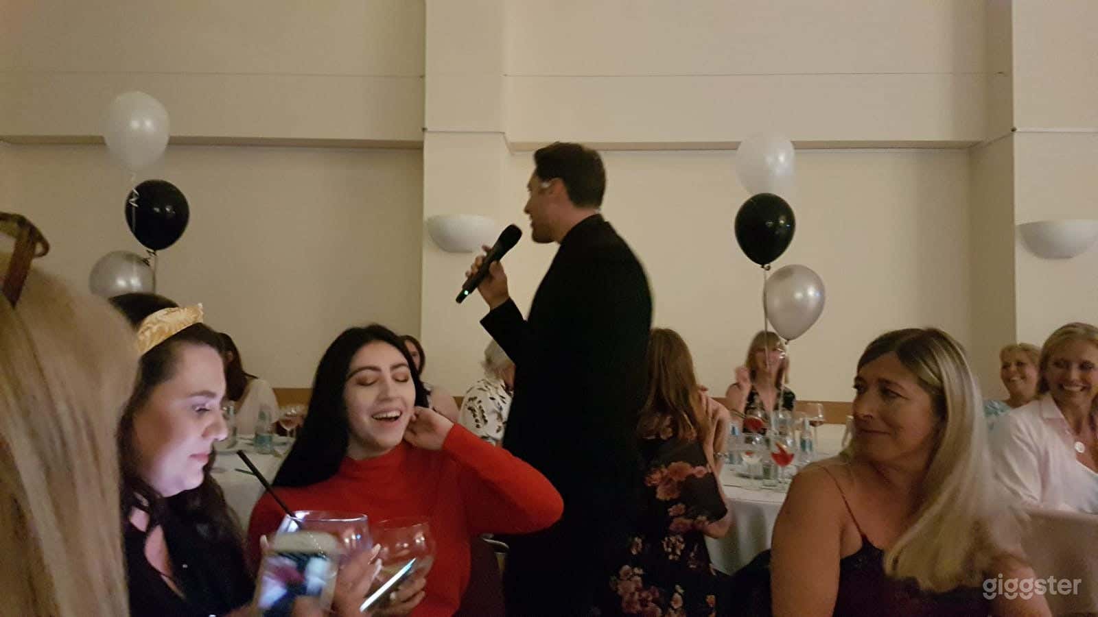 Intimate Small Hall for Meetings Photo 3