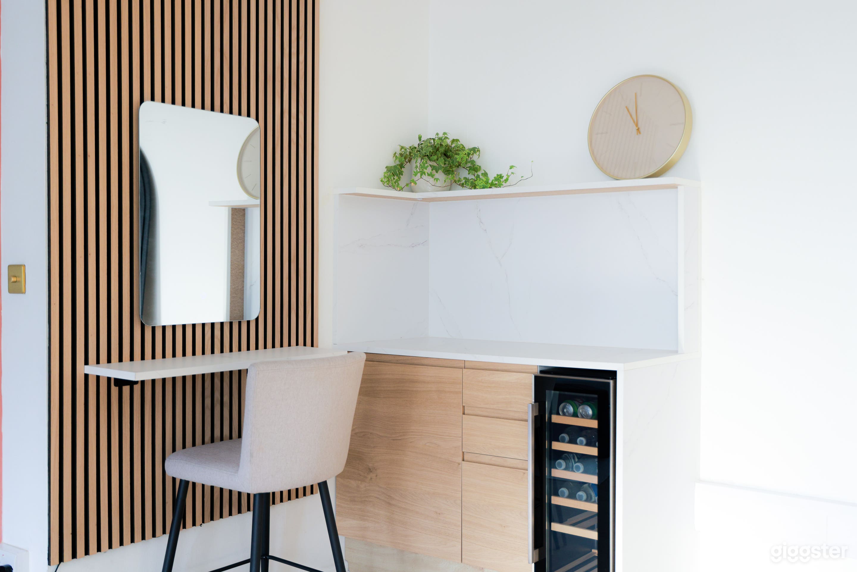 Bright Studio in Central Cambridge Photo 1