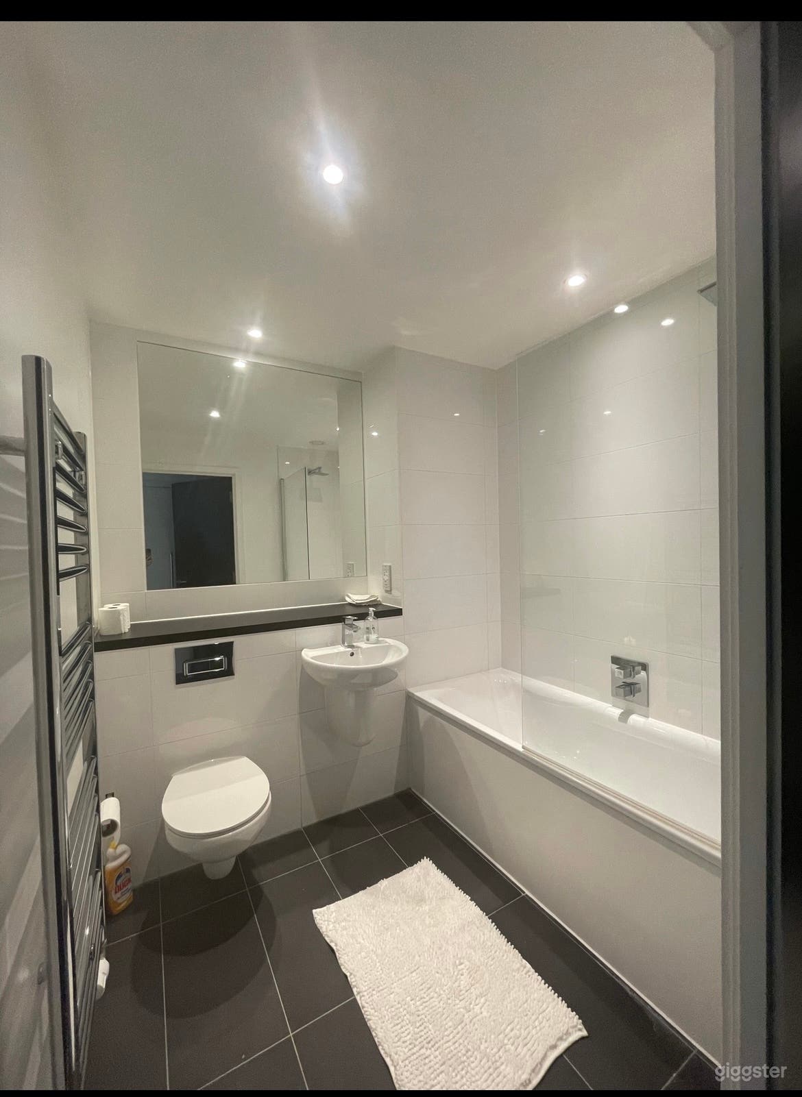 High Rise City Views London Canary Wharf Photo 3